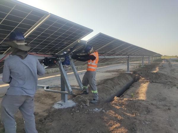 O&M usina fotovoltaica, O&M em energia solar, conexões frouxas e cabos danificados, perdas de produção em usina fotovoltaica, manutenção de usina