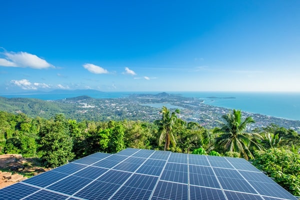 usinas fotovoltaicas em terrenos acidentados